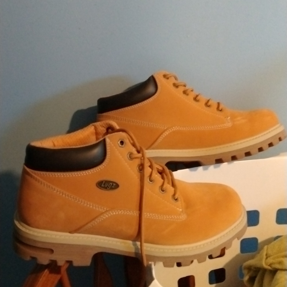 Lugz Size 9 Mens NWOT